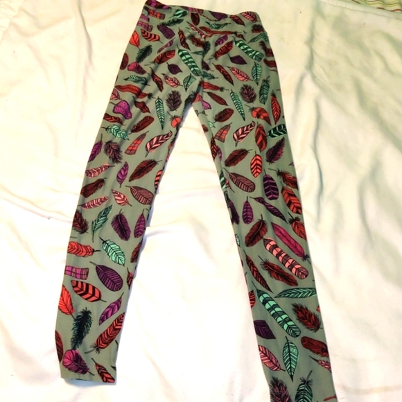 🗺️ LuLaRoe Leggings OS Small, (2-10) Feathers Fall Autumn Themed, Maternity EUC - Picture 6 of 10